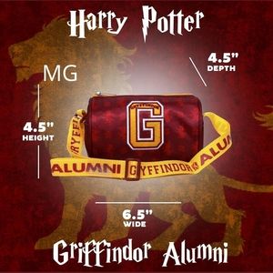 NWT Gryffindor Alumni crossbody bag